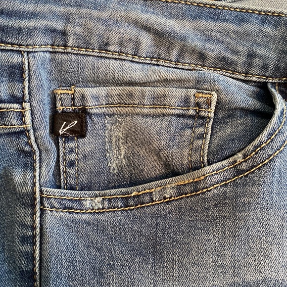 KanCan mid / high rise distressed raw hem skinny medium wash Size 31 - Picture 8 of 16